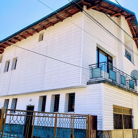 Niya Guest House Beli Iskar Exteriör bild