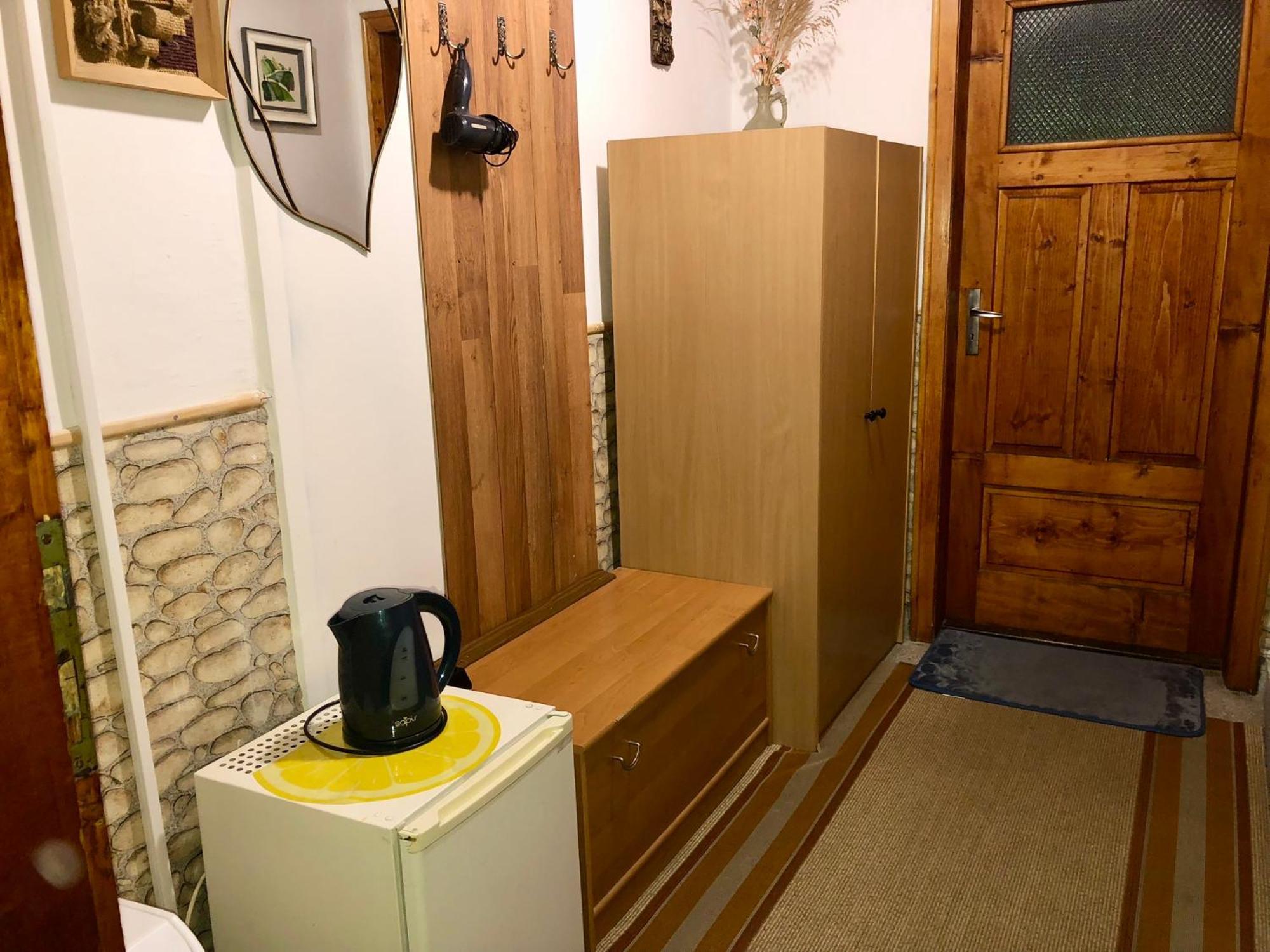 Niya Guest House Beli Iskar Exteriör bild