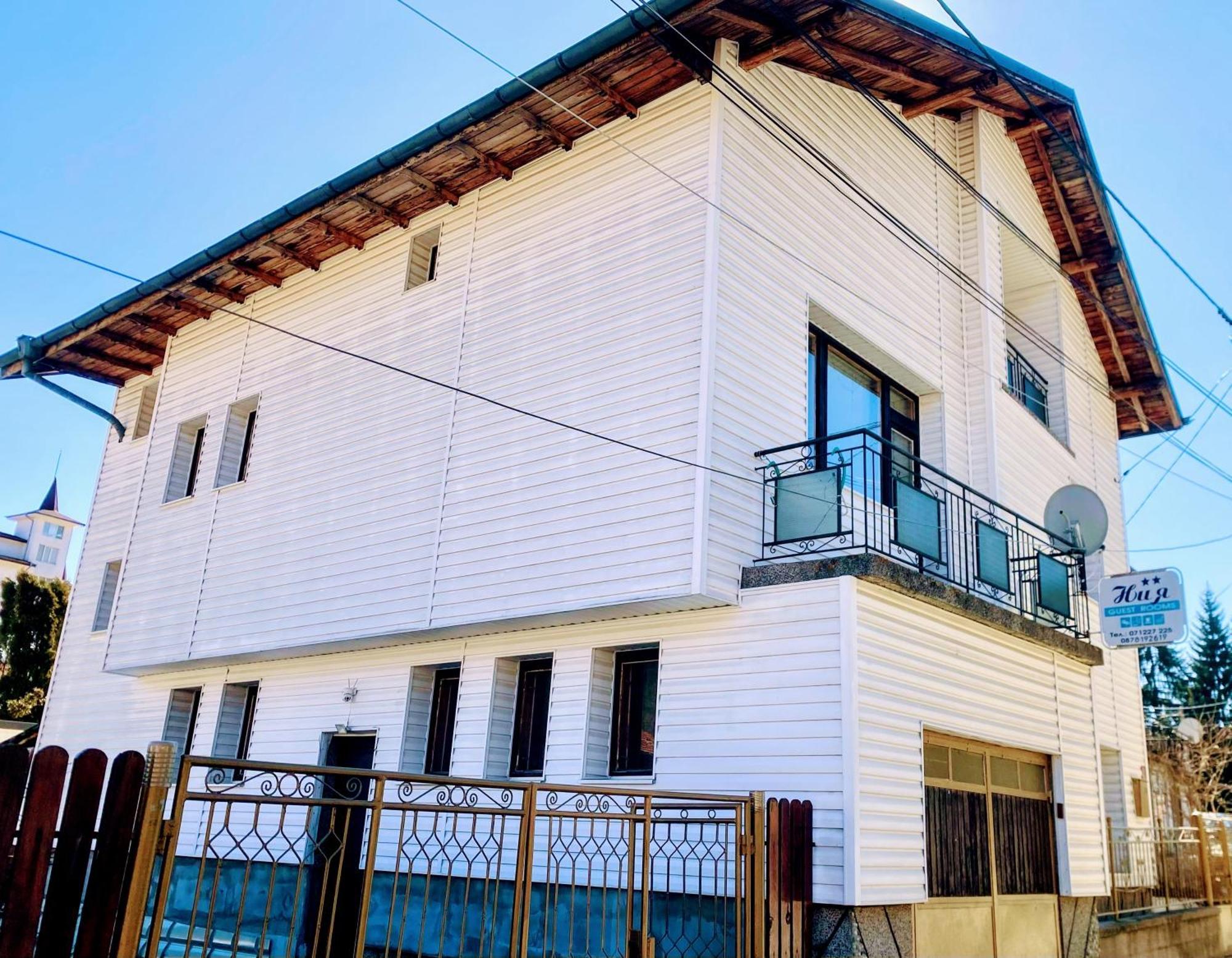 Niya Guest House Beli Iskar Exteriör bild