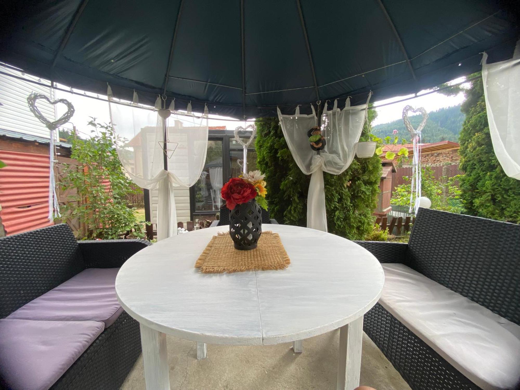 Niya Guest House Beli Iskar Exteriör bild